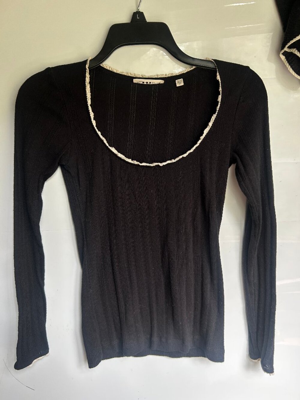 Doen ROMY TEE in black